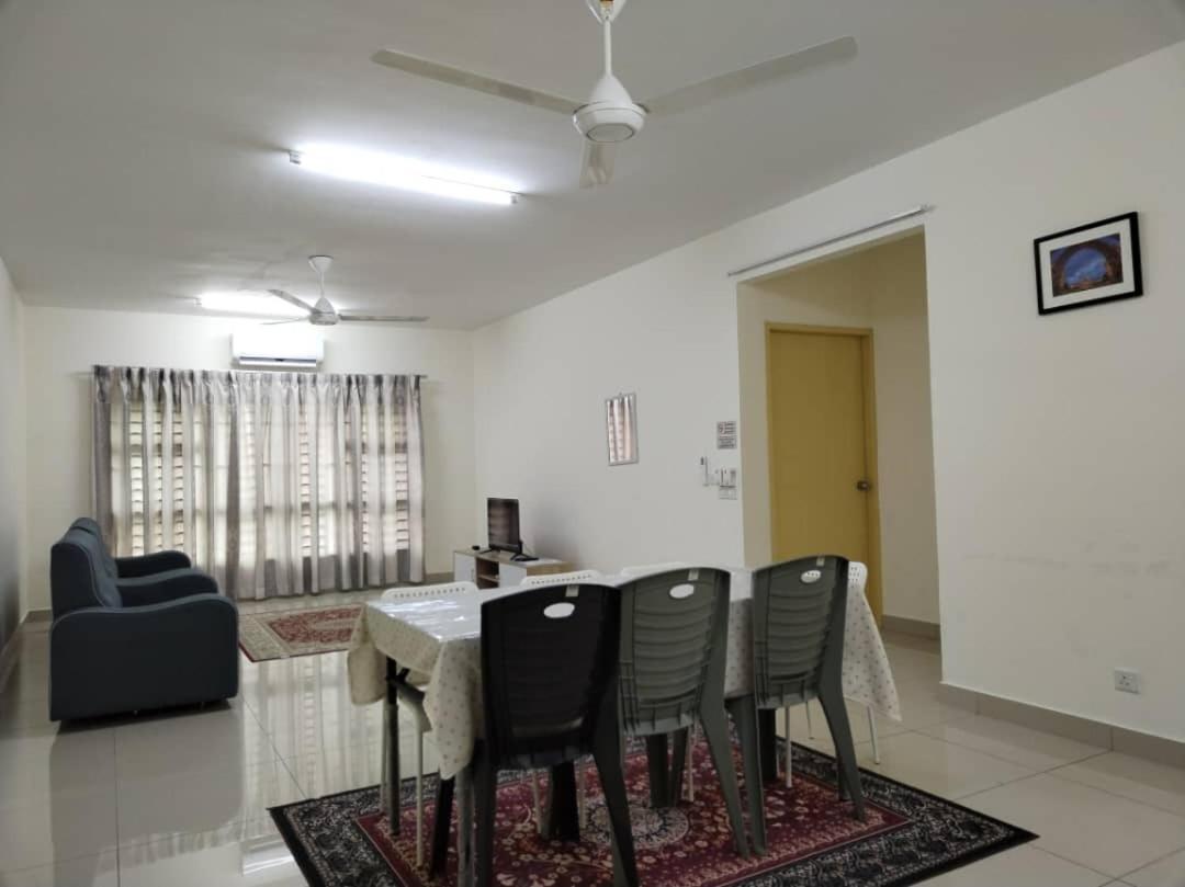 Abie'S Homestay Putrajaya Exterior foto