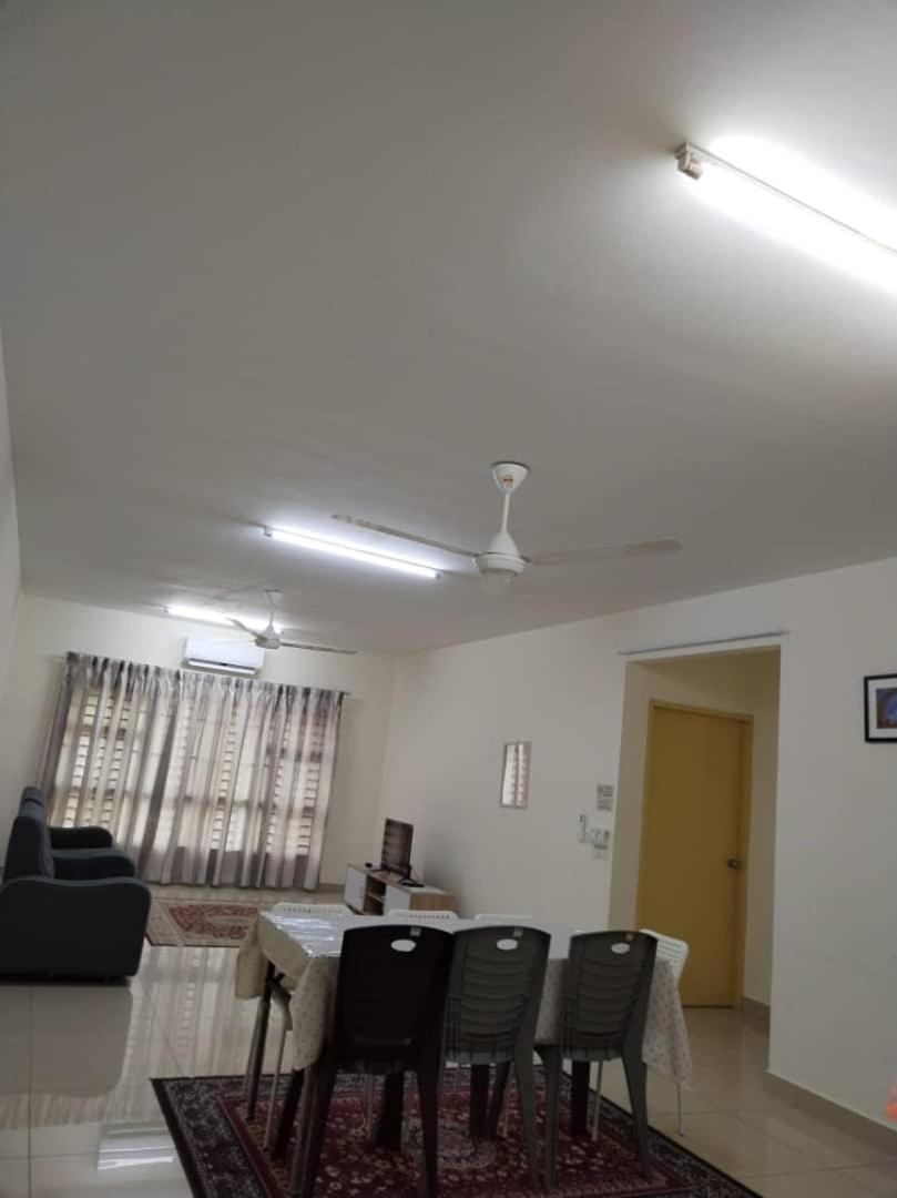 Abie'S Homestay Putrajaya Exterior foto